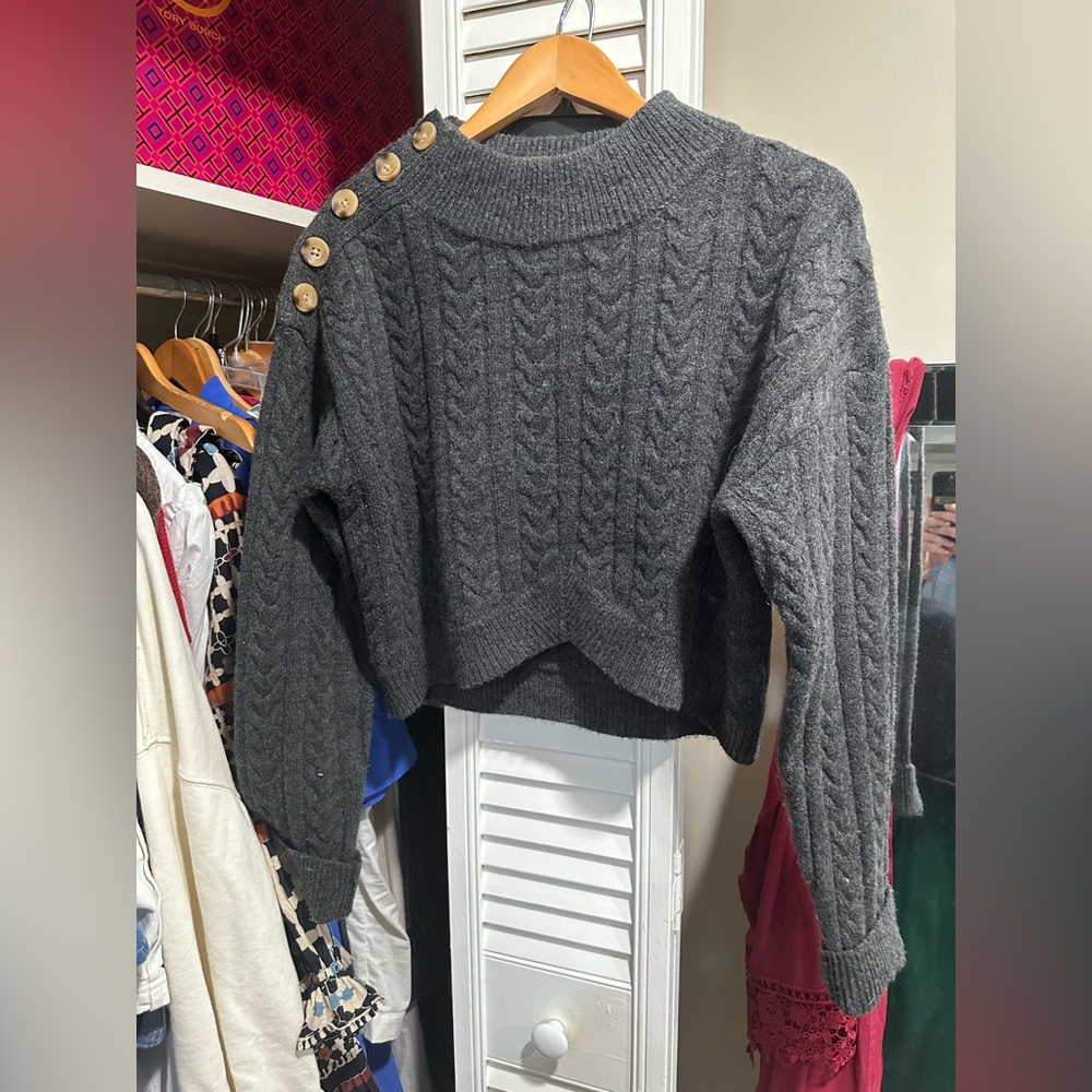 Crescent Women’s Olivia Mock Neck Cropped Sweater in Charcoal size Large